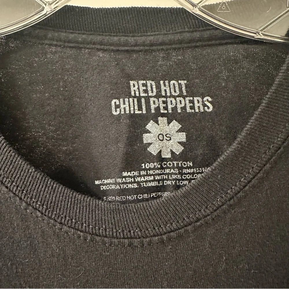 Urban Outfitters Red Hot Chili Peppers Crop Top - Picture 2 of 3
